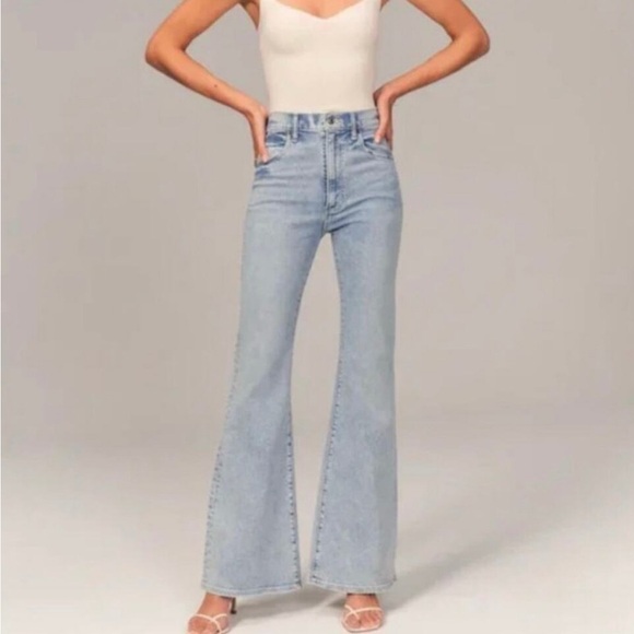 Abercrombie & Fitch Denim - Abercrombie & Fitch The Flare Ultra HighRise Women Jean 29/8R Light Wash Stretch